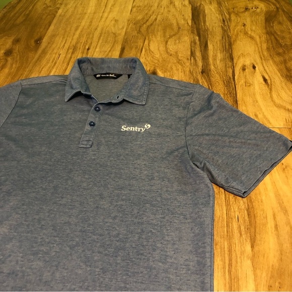 Travis Mathew Sentry Chest Logo Blue Short Sleeve Golf Shirt Polo Mens Medium - Picture 2 of 9